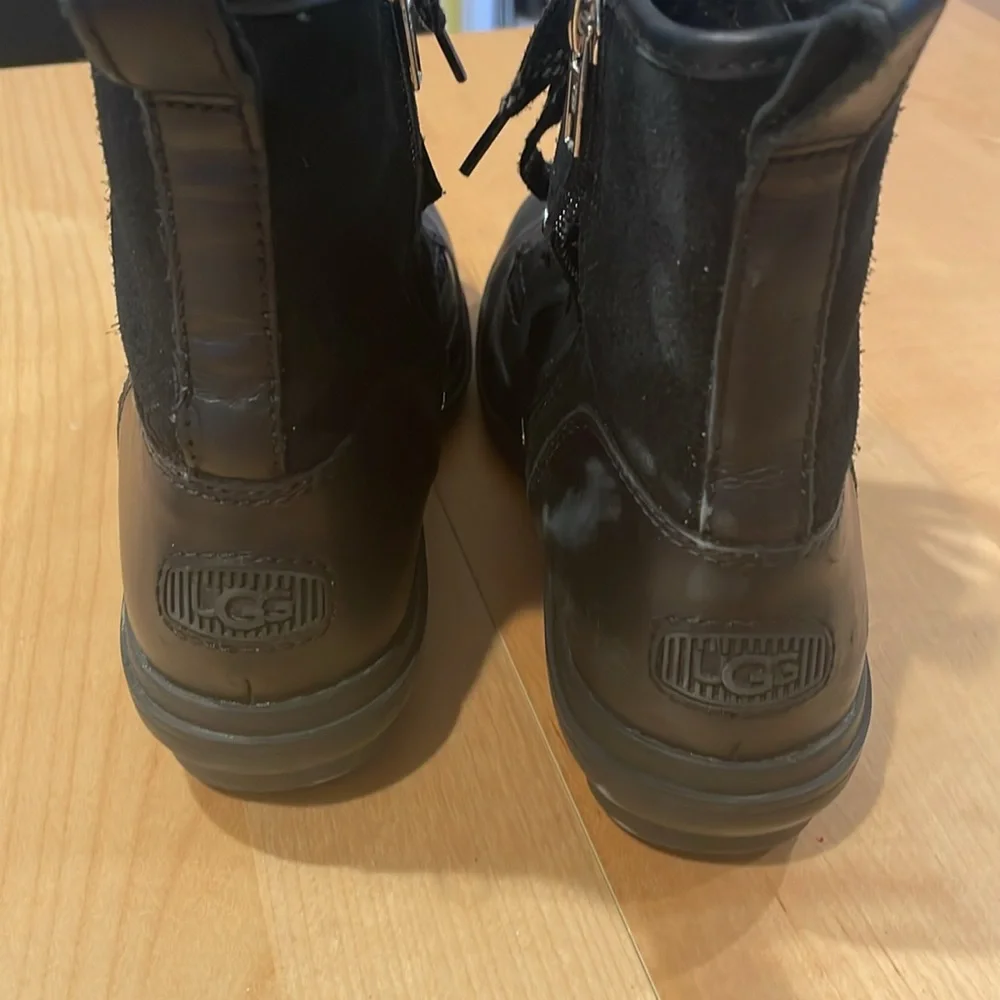 UGG Hapsburg Hiker Waterproof Boot Women’s size 8.5 EUC